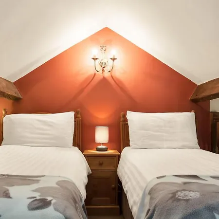 The Coppermines Mountain - Carpenters, Millrace, Pelton Wheel, Sleeps 14 * Coniston