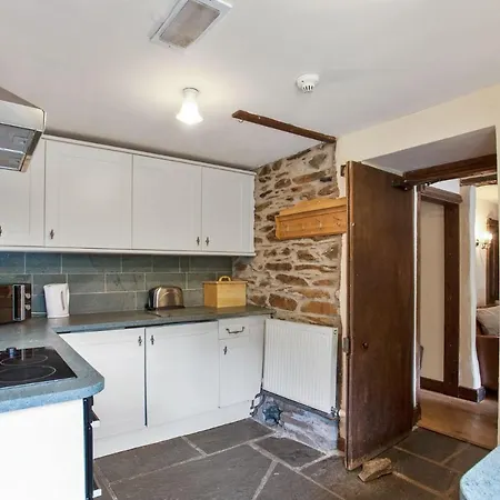 The Coppermines Mountain - Carpenters, Millrace, Pelton Wheel, Sleeps 14 * Coniston